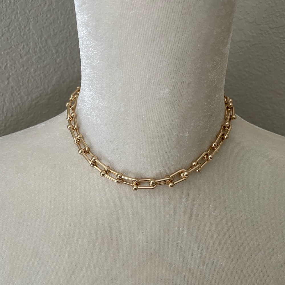 Bauble Bar adjustable gold tone necklace